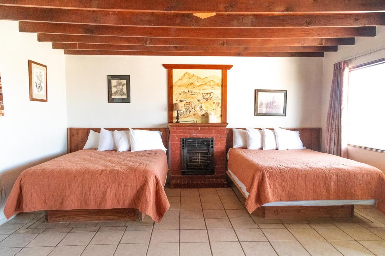 تومبستون Sagebrush Inn الغرفة الصورة