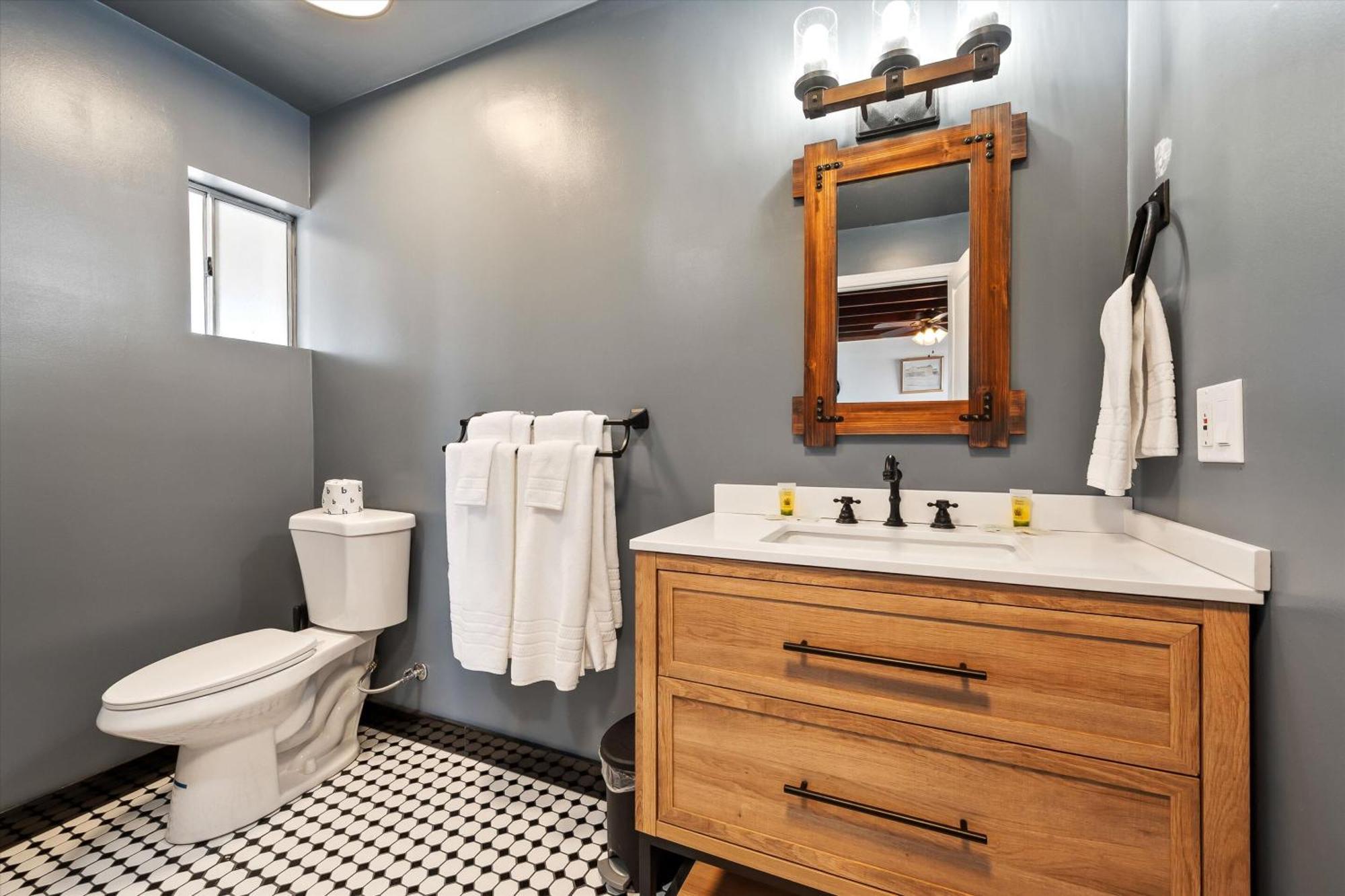 تومبستون Sagebrush Inn الغرفة الصورة Bathroom